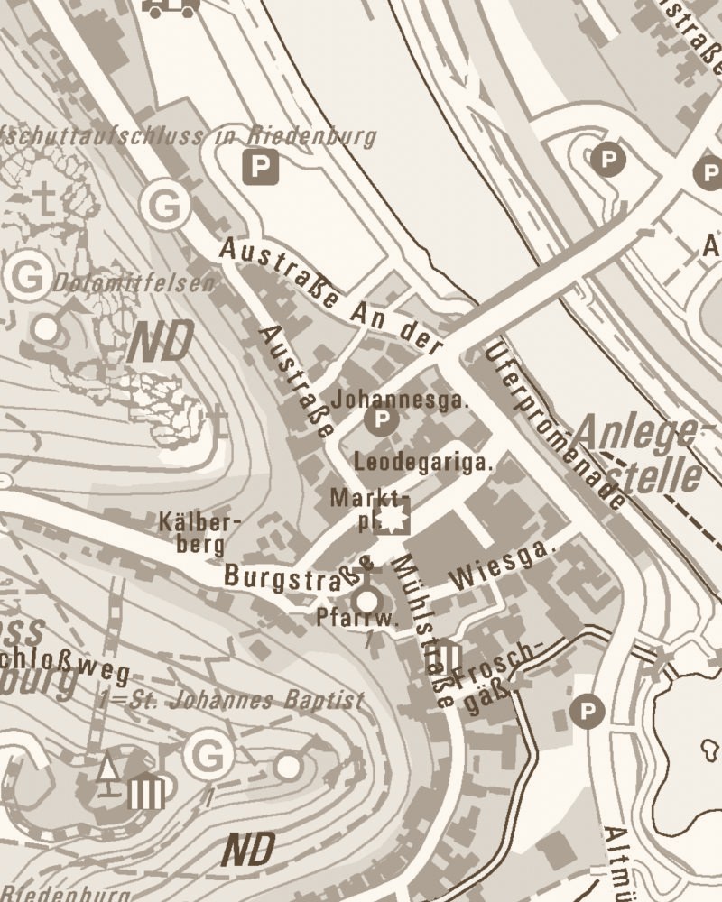 Lageplan der Altstadt von Riedenburg mit dem Großparkplatz am Volksfestplatz an der Austraße, dem Fußweg über den Marktplatz und dem Spielort in der Mühlstraße 20.